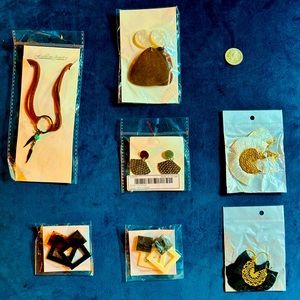 NWT earnings lot with a thin bead shape necklace